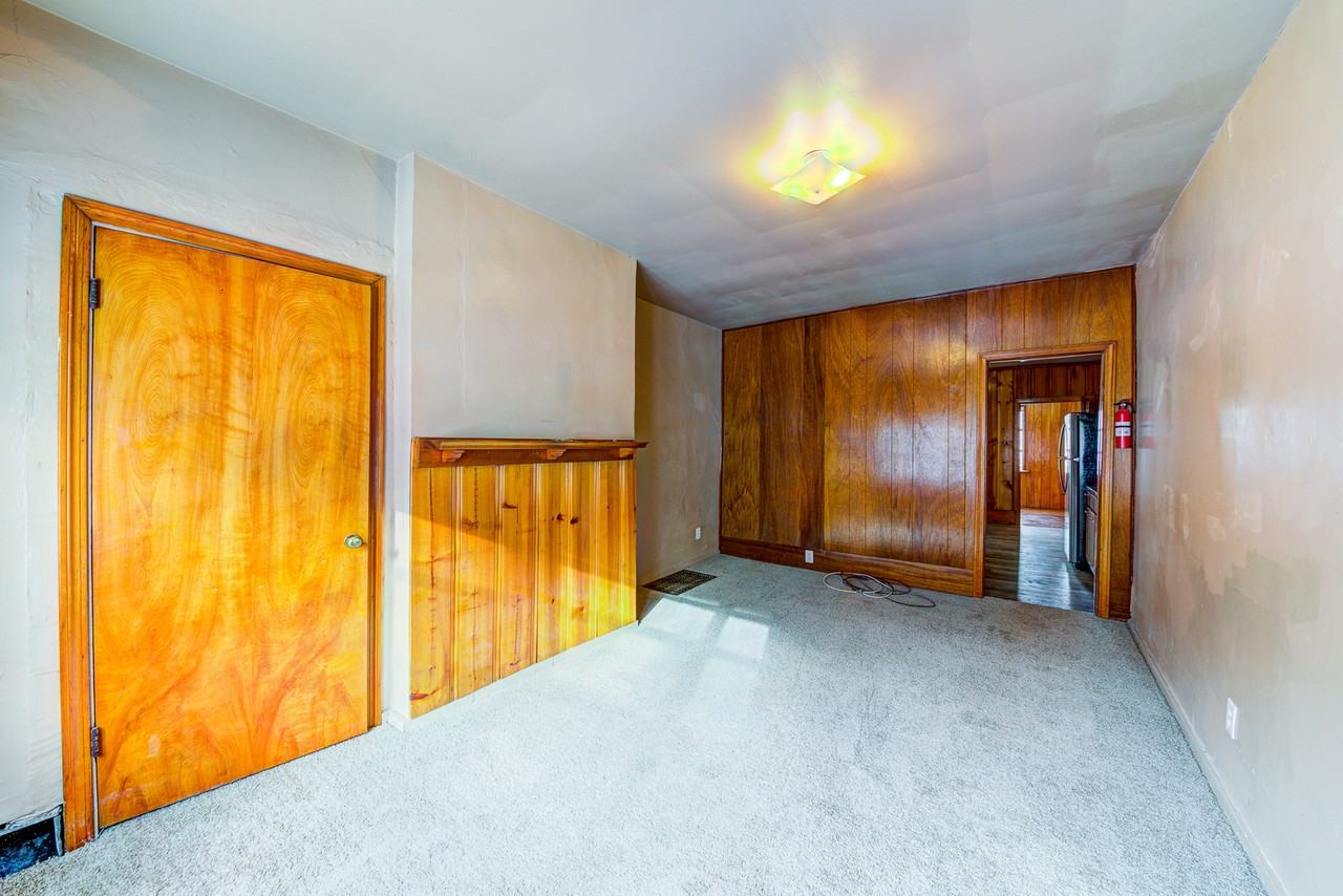 827 Loyal Way - Photo 2 of 24