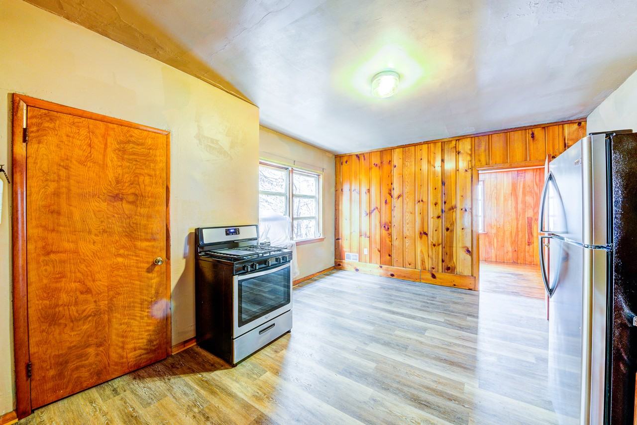 827 Loyal Way - Photo 5 of 24