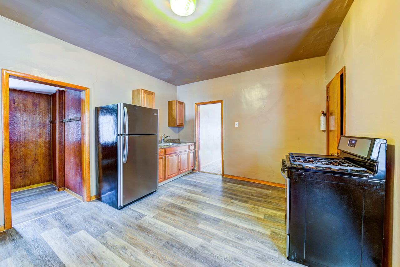 827 Loyal Way - Photo 7 of 24