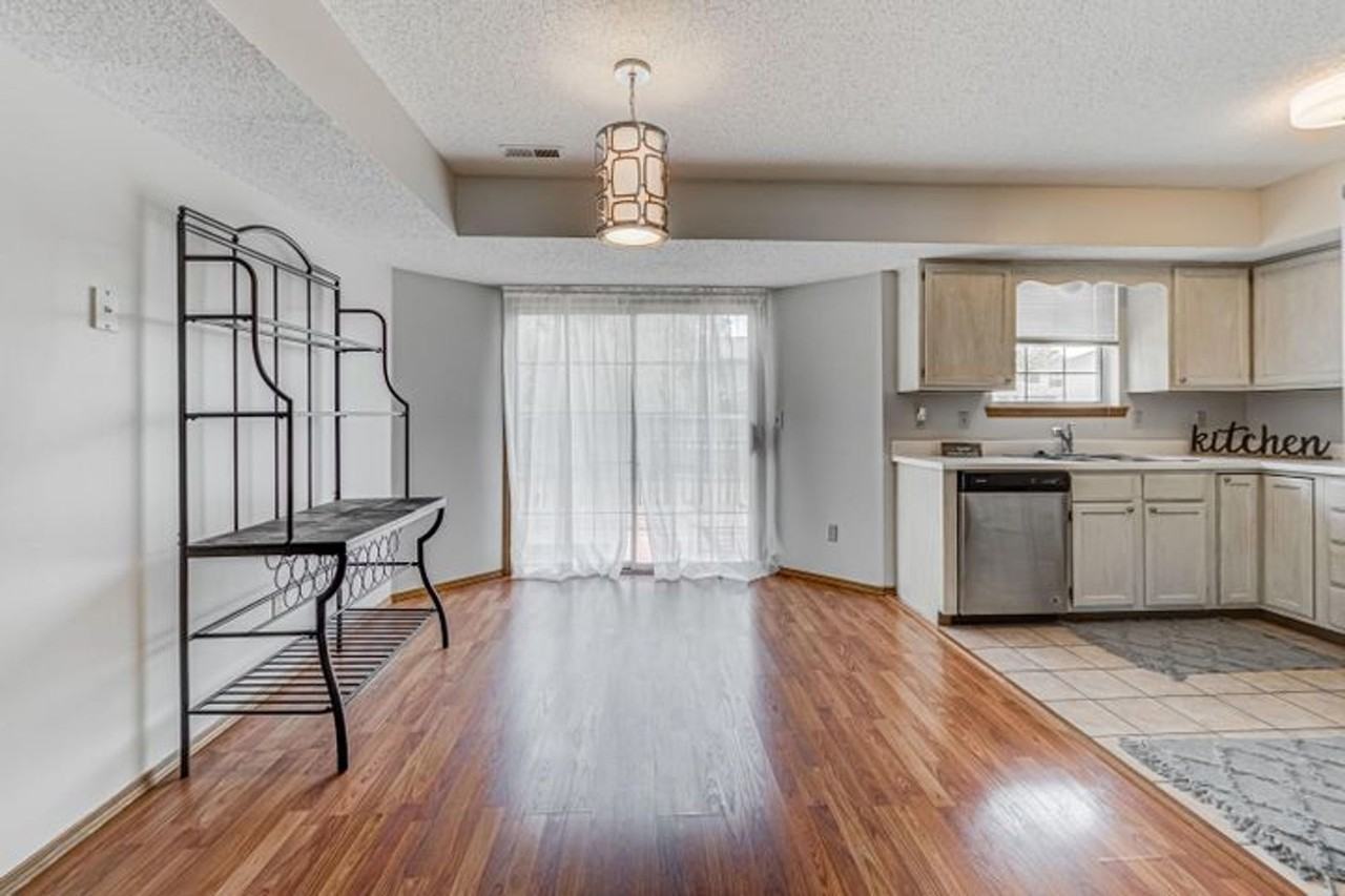 3003 W Knob Hill St - Photo 2 of 16