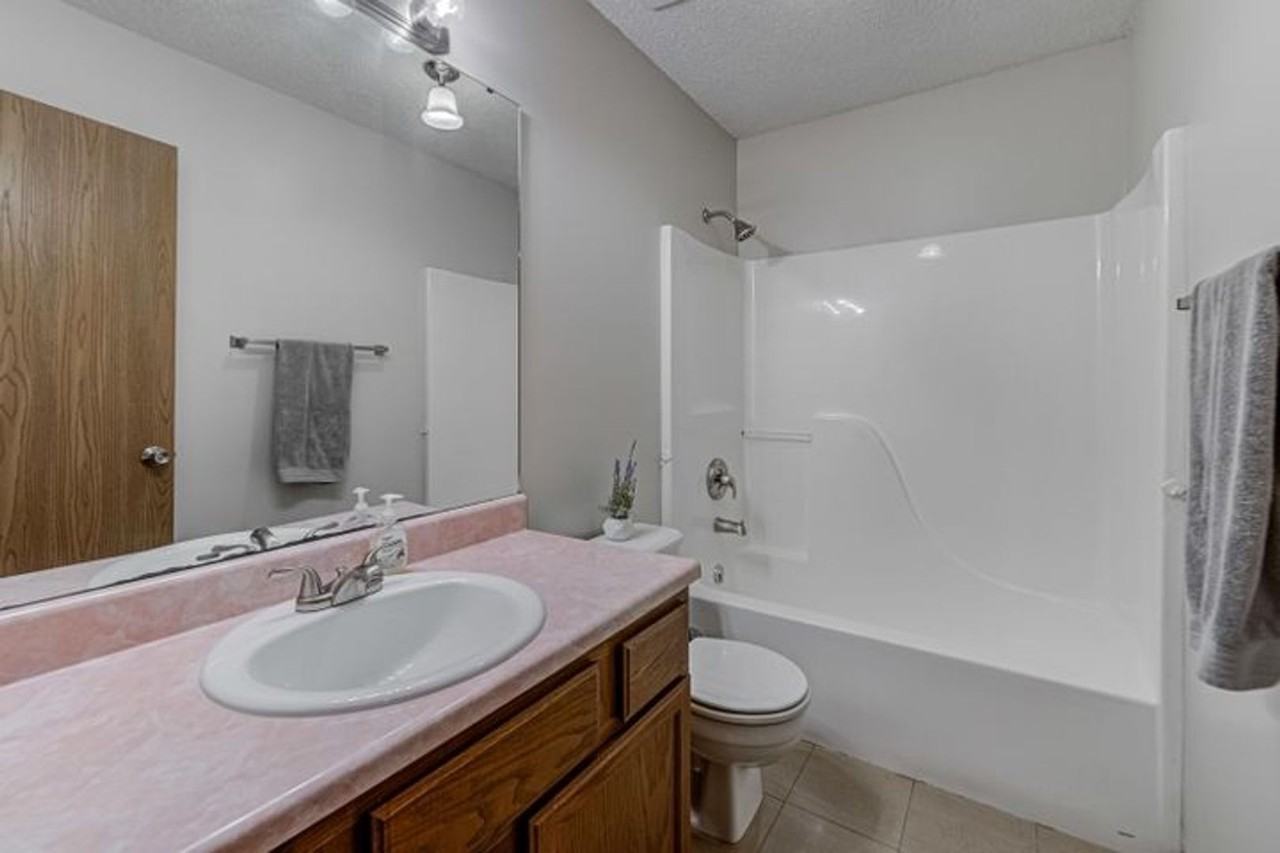 3003 W Knob Hill St - Photo 4 of 16