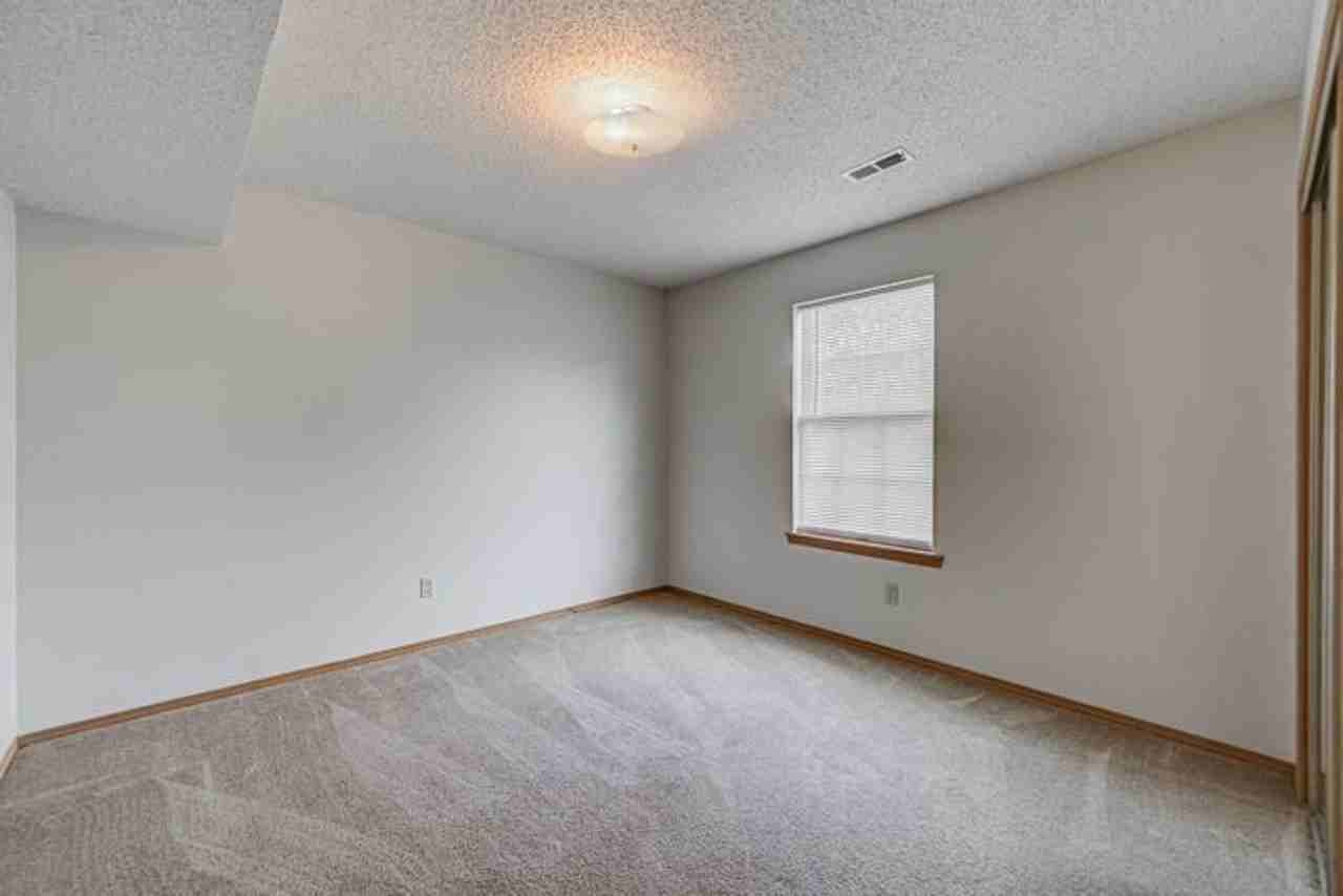 3003 W Knob Hill St - Photo 7 of 16