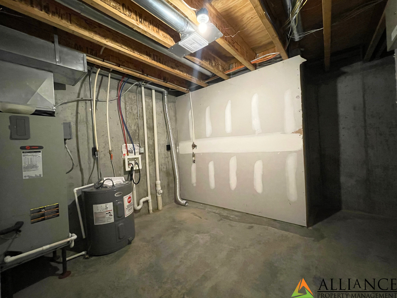 1325 Newfoundland Dr - Photo 7 of 37