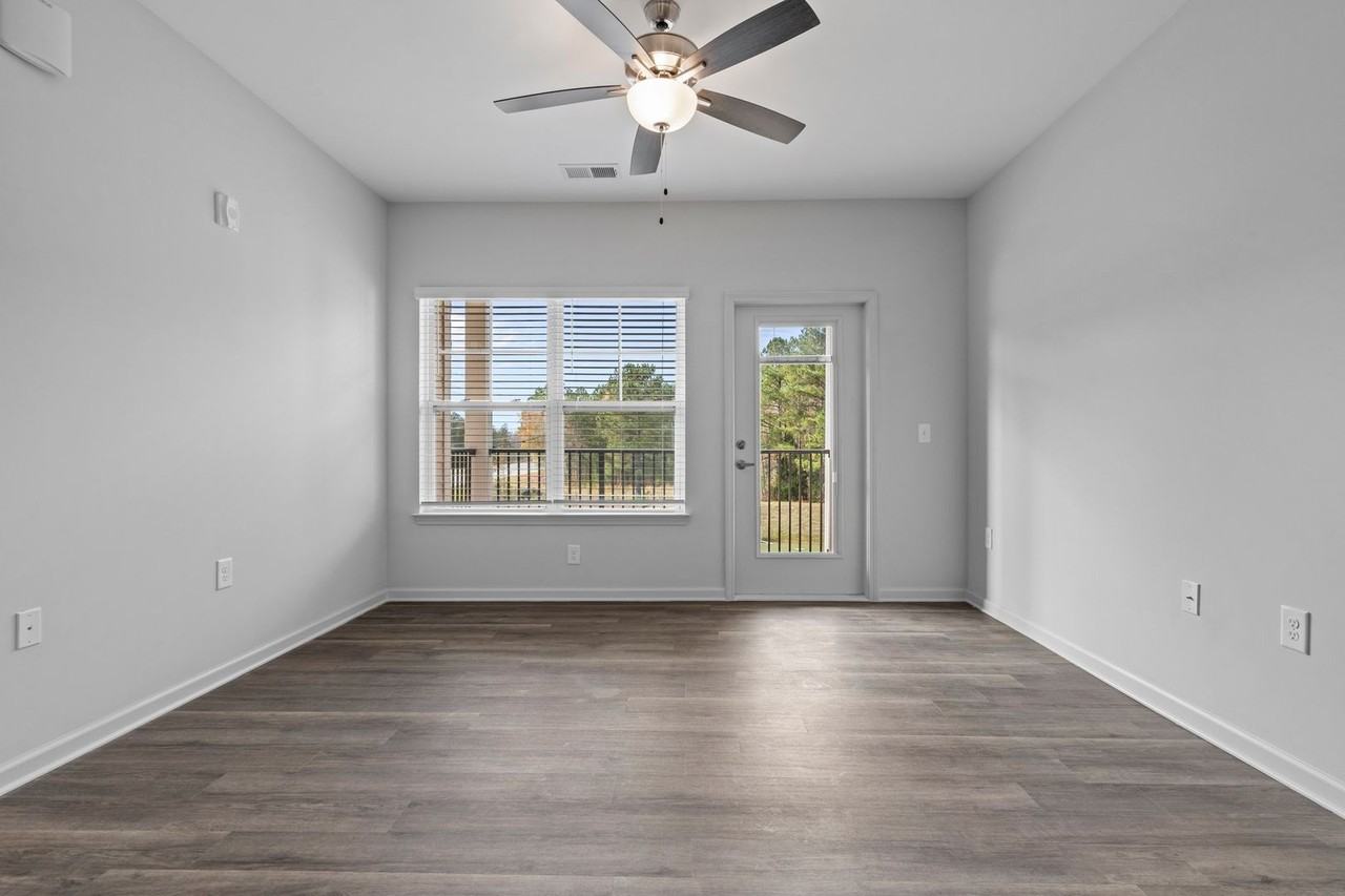 250 Grove Cir - Photo 5 of 26