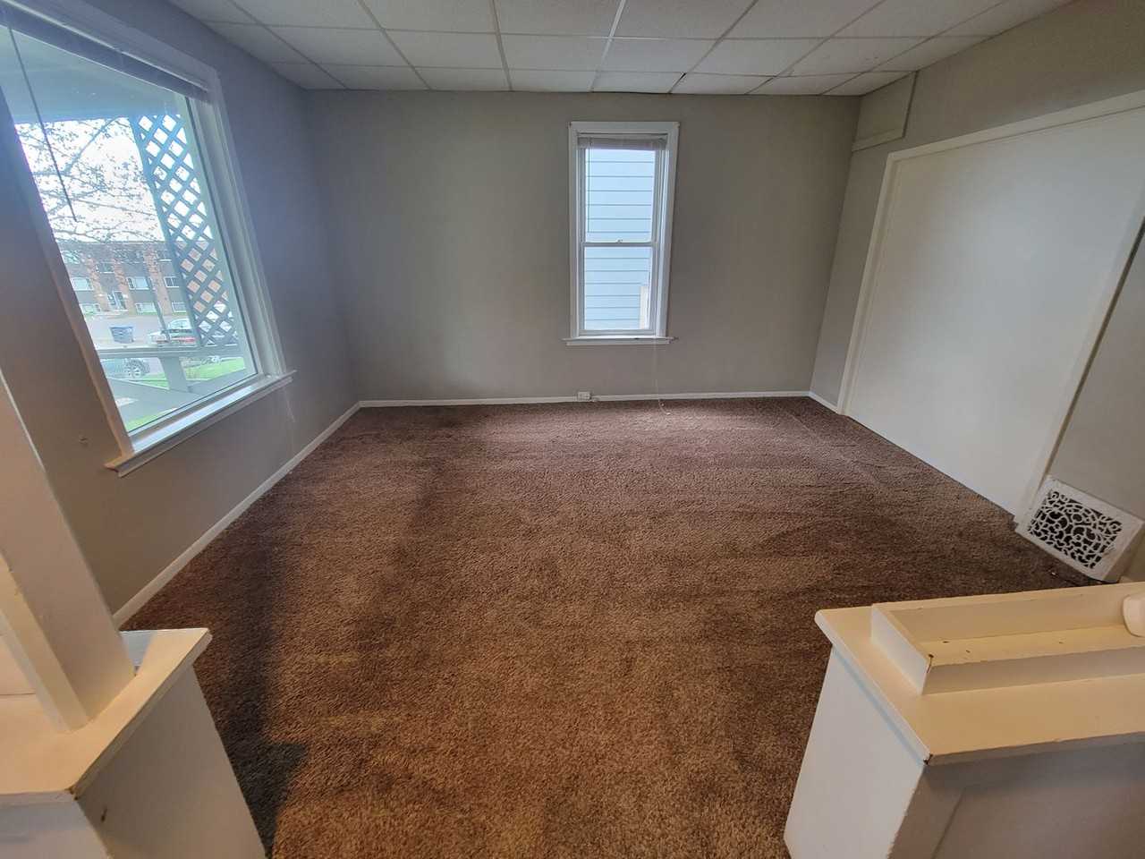 423 N 13th Ave E - Photo 4 of 35