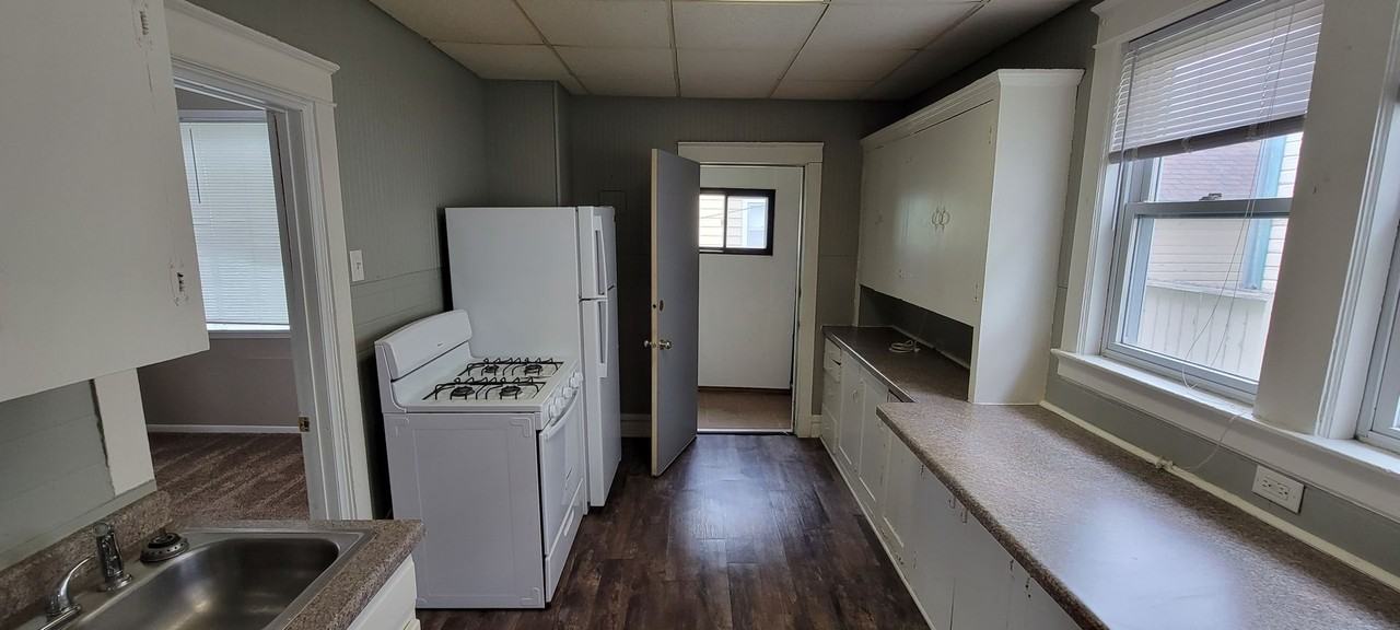 423 N 13th Ave E - Photo 6 of 35