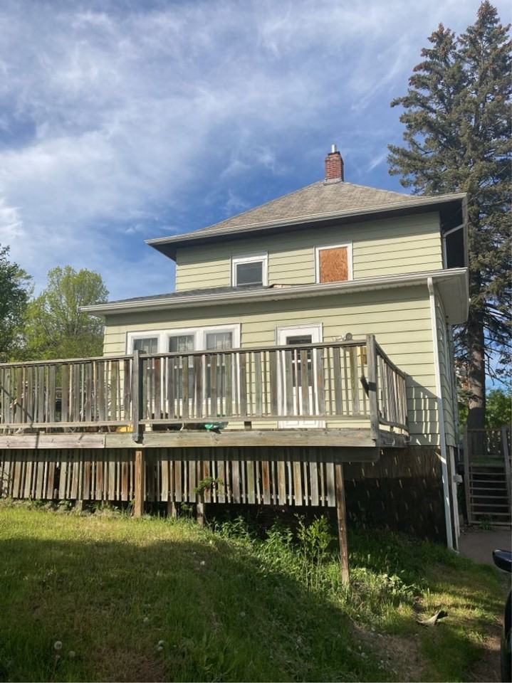 917 N 11th Ave E - Photo 2 of 21