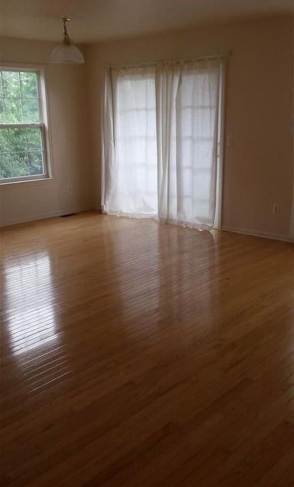 2721 Barclay Way - Photo 4 of 6