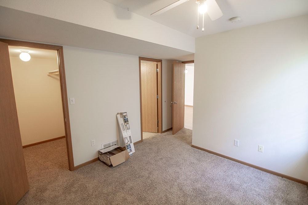 1529 Bodie Dr - Photo 7 of 31