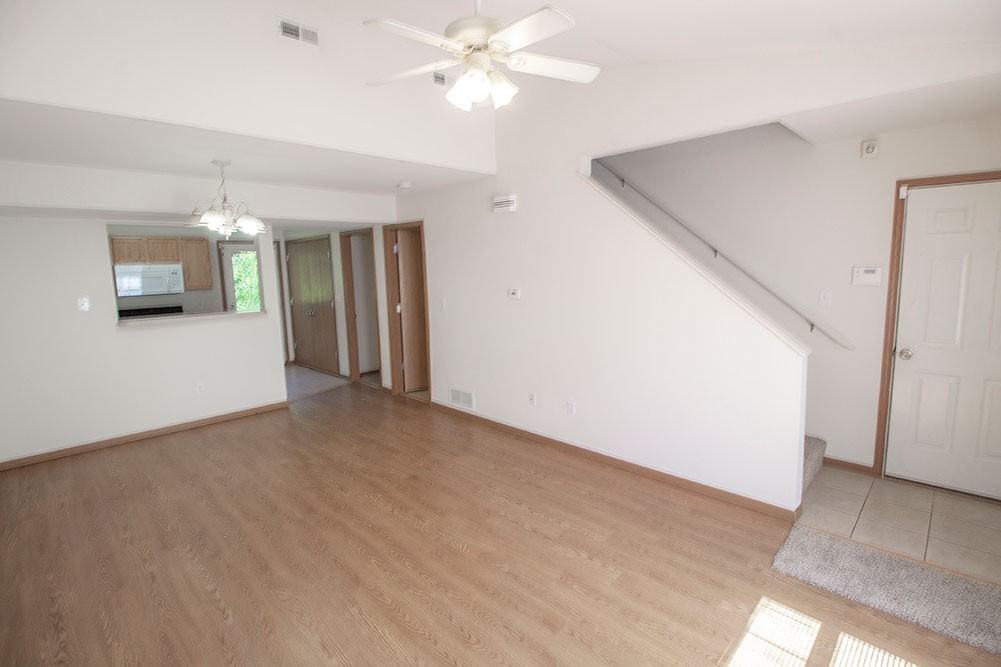 1529 Bodie Dr - Photo 3 of 31