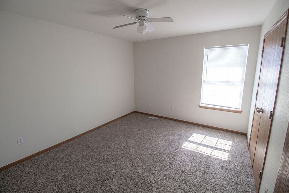 1529 Bodie Dr - Photo 4 of 31