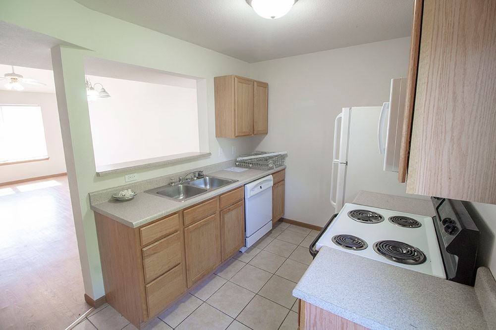 1529 Bodie Dr - Photo 7 of 31