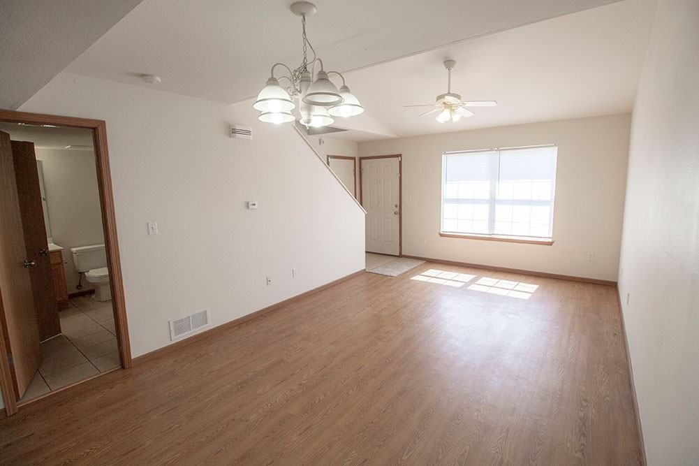 1529 Bodie Dr - Photo 3 of 31