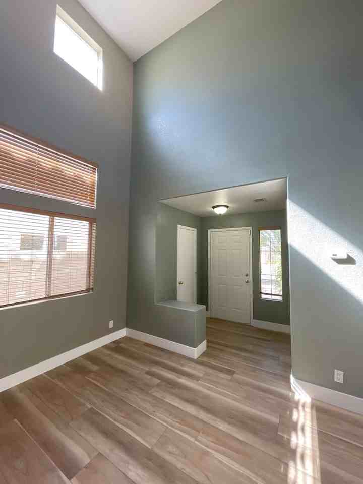 5848 Red Dawn St - Photo 3 of 31