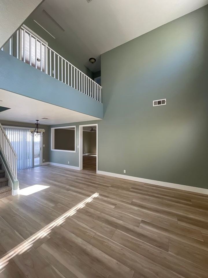 5848 Red Dawn St - Photo 4 of 31