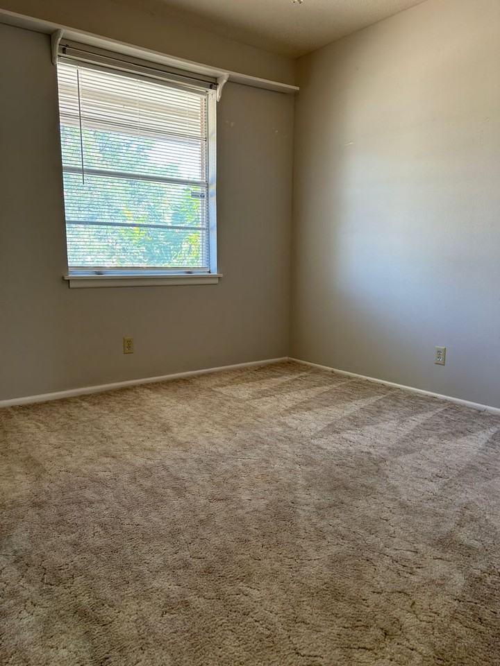 5423 45th St - Photo 7 of 7