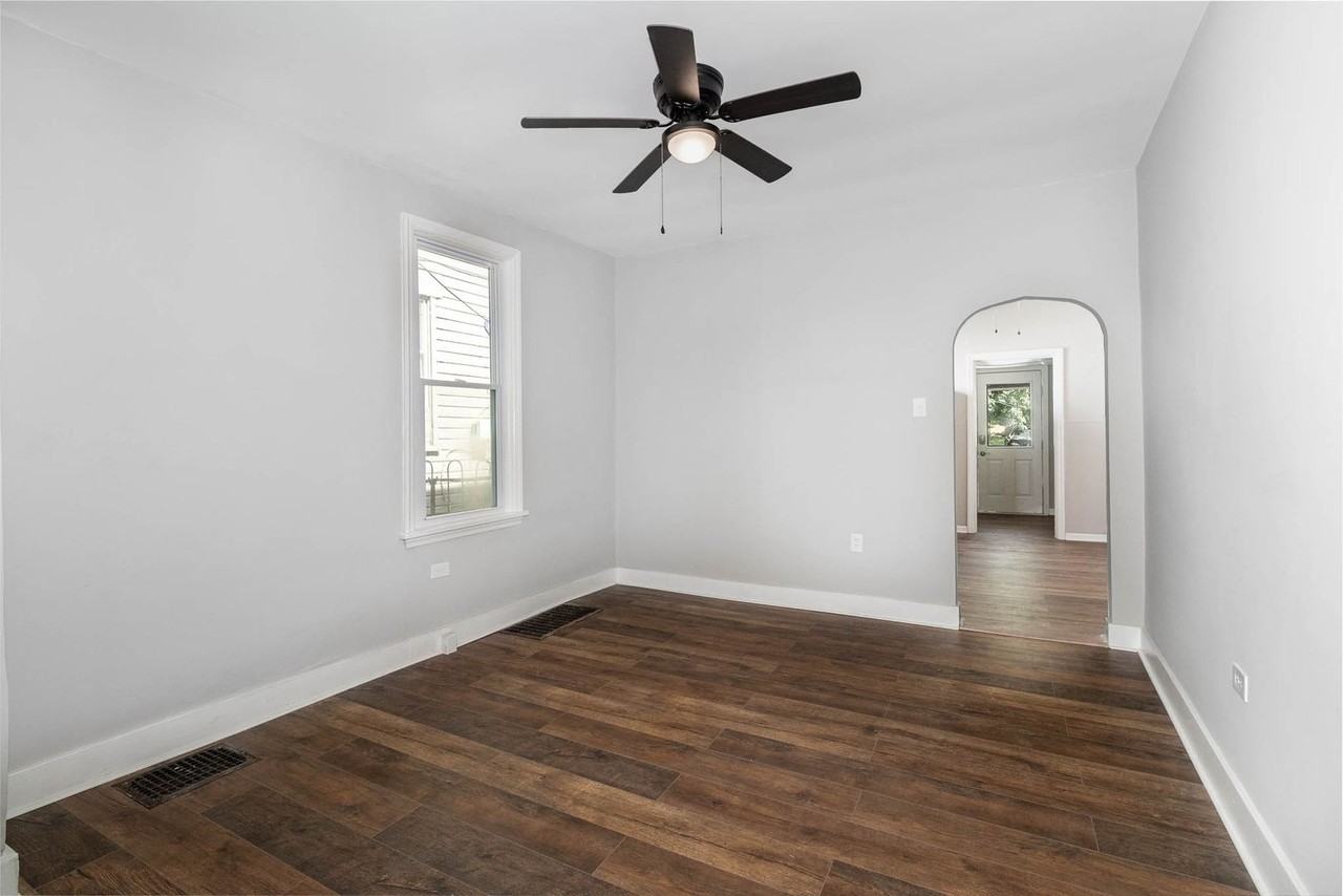 1917 Forster St - Photo 6 of 24