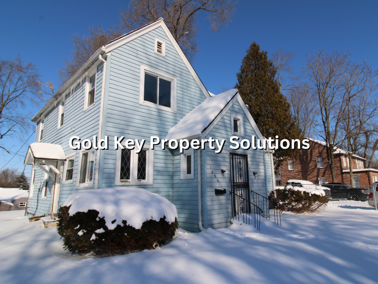 1628 W 10th St - Photo 3 of 20