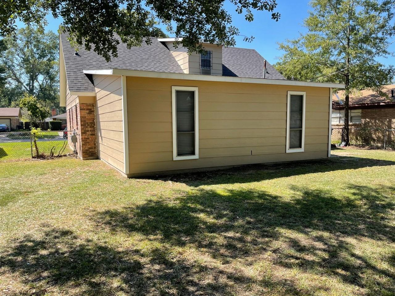 530 Lynbrook Blvd - Photo 4 of 17