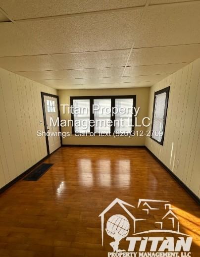 822 S Commercial St #1 - Photo 2 of 9