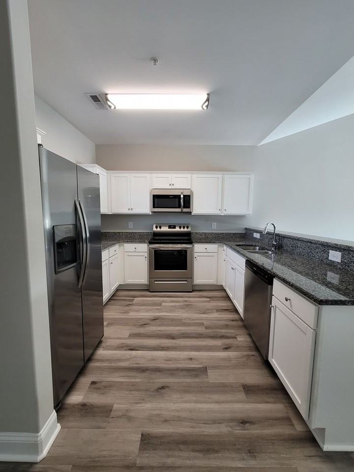 340 Kiskadee Loop #B - Photo 2 of 10