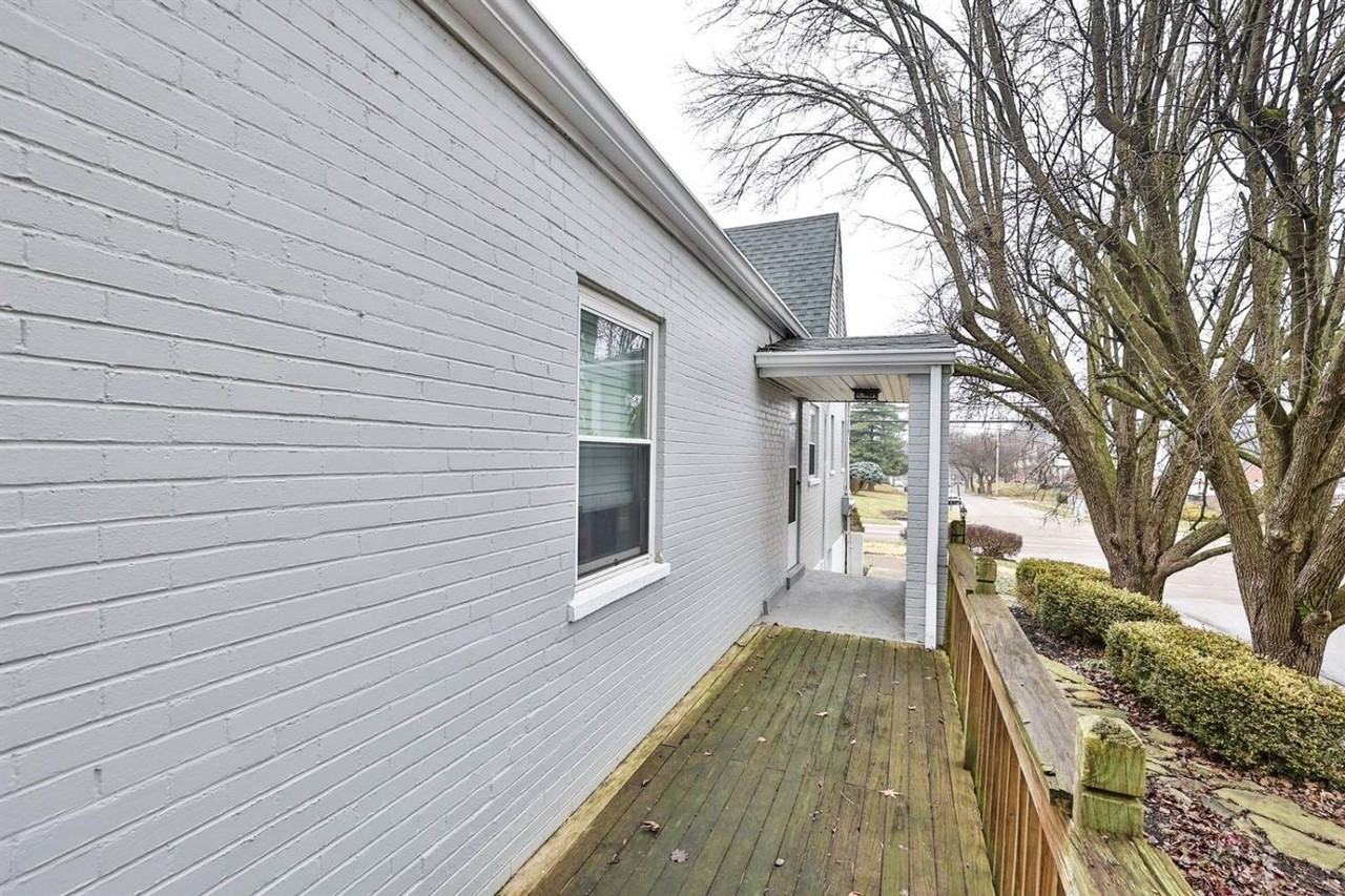 1156 Covedale Ave - Photo 4 of 44