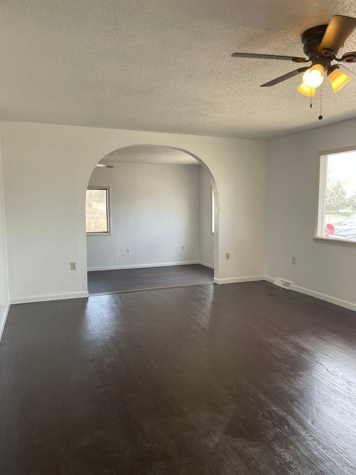 507 S Chestnut St - Photo 3 of 15