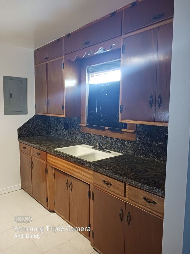 507 S Chestnut St - Photo 6 of 15