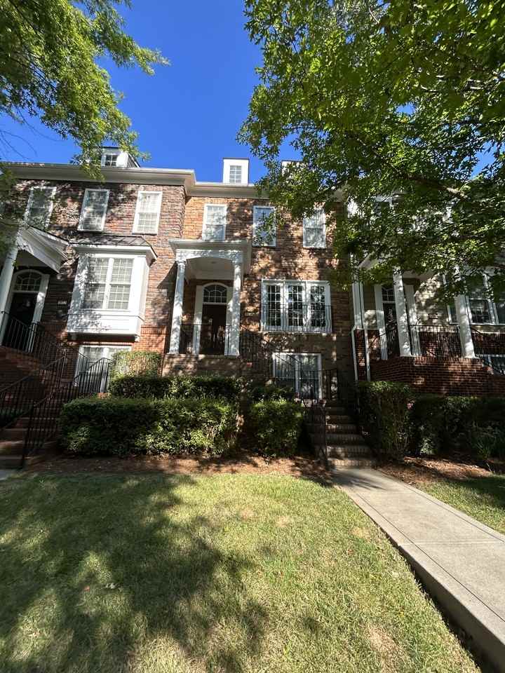 1070 Drayton Ct #NA - Photo 2 of 40