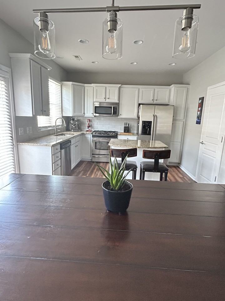 1070 Drayton Ct #NA - Photo 7 of 40