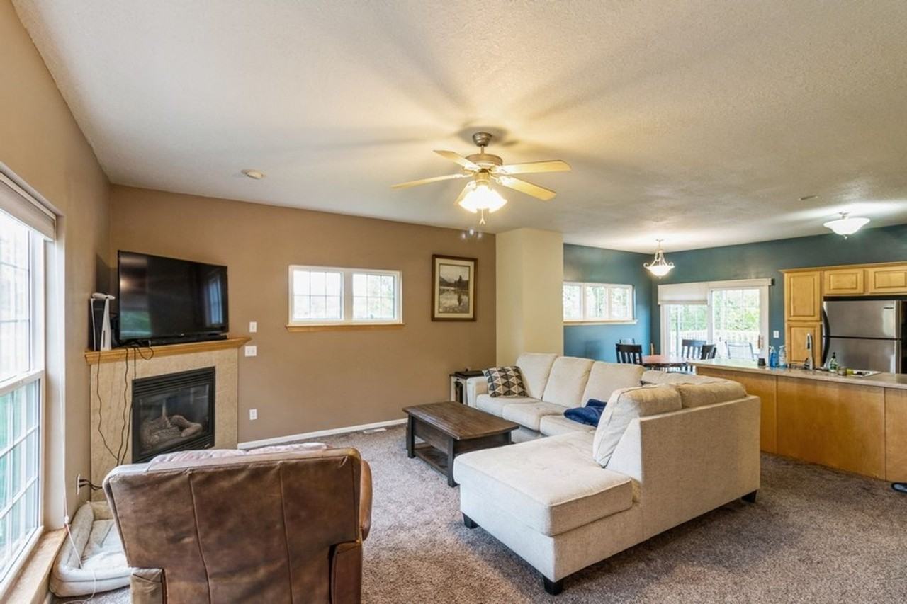 1631 Sw White Birch Cir - Photo 2 of 12