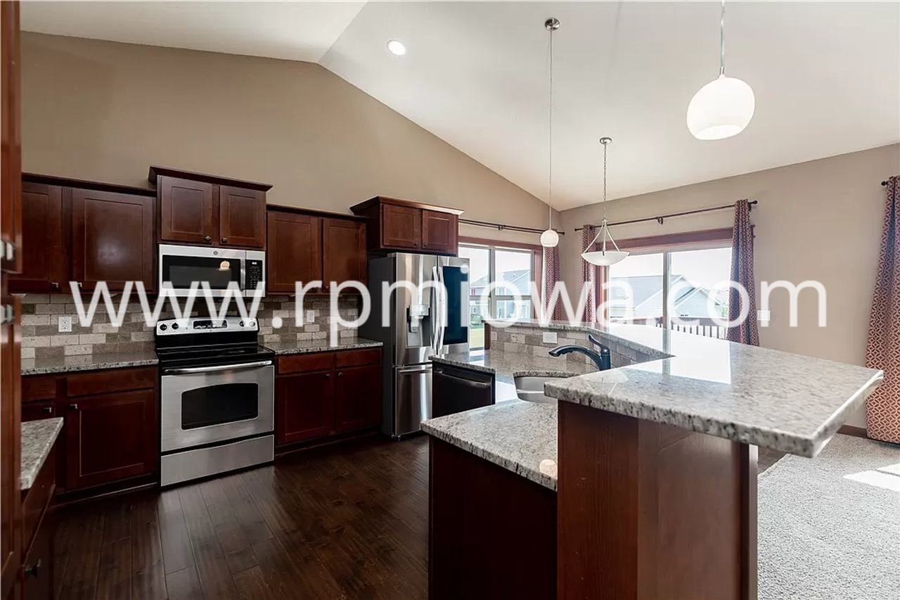 1127 90th St - Photo 5 of 33