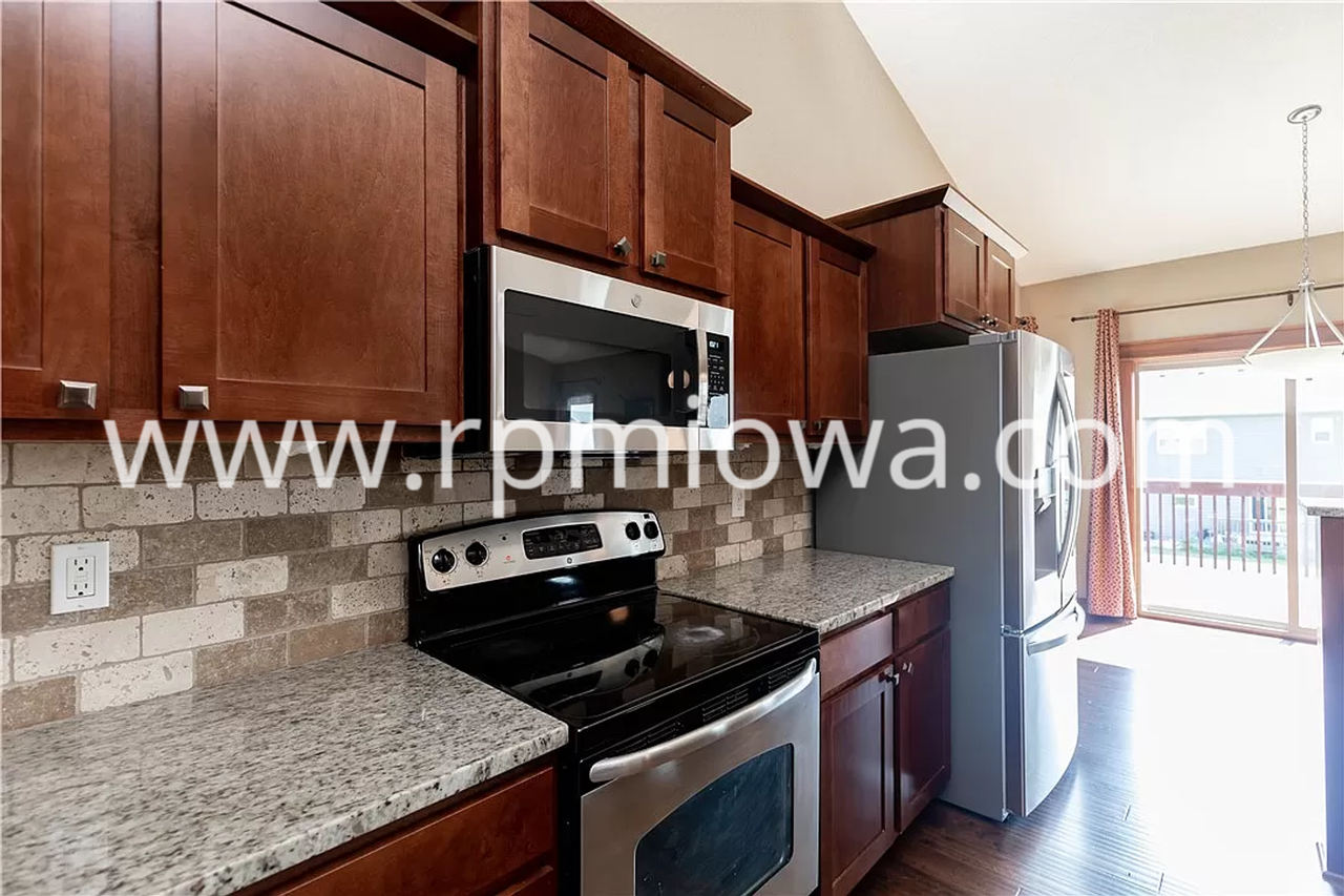 1127 90th St - Photo 7 of 33