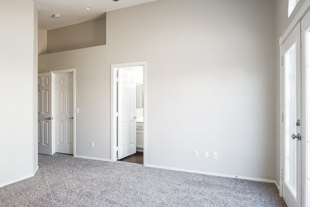 7032 Village Shore Ct - Photo 7 of 15