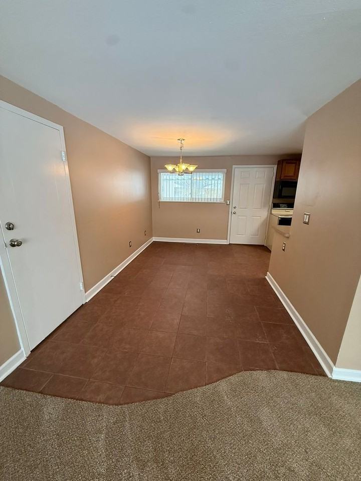 2076 Terrylynn Ave - Photo 3 of 16