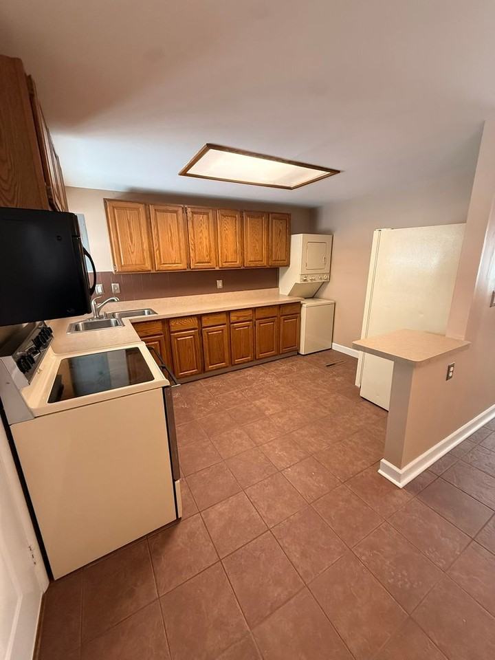 2076 Terrylynn Ave - Photo 4 of 16