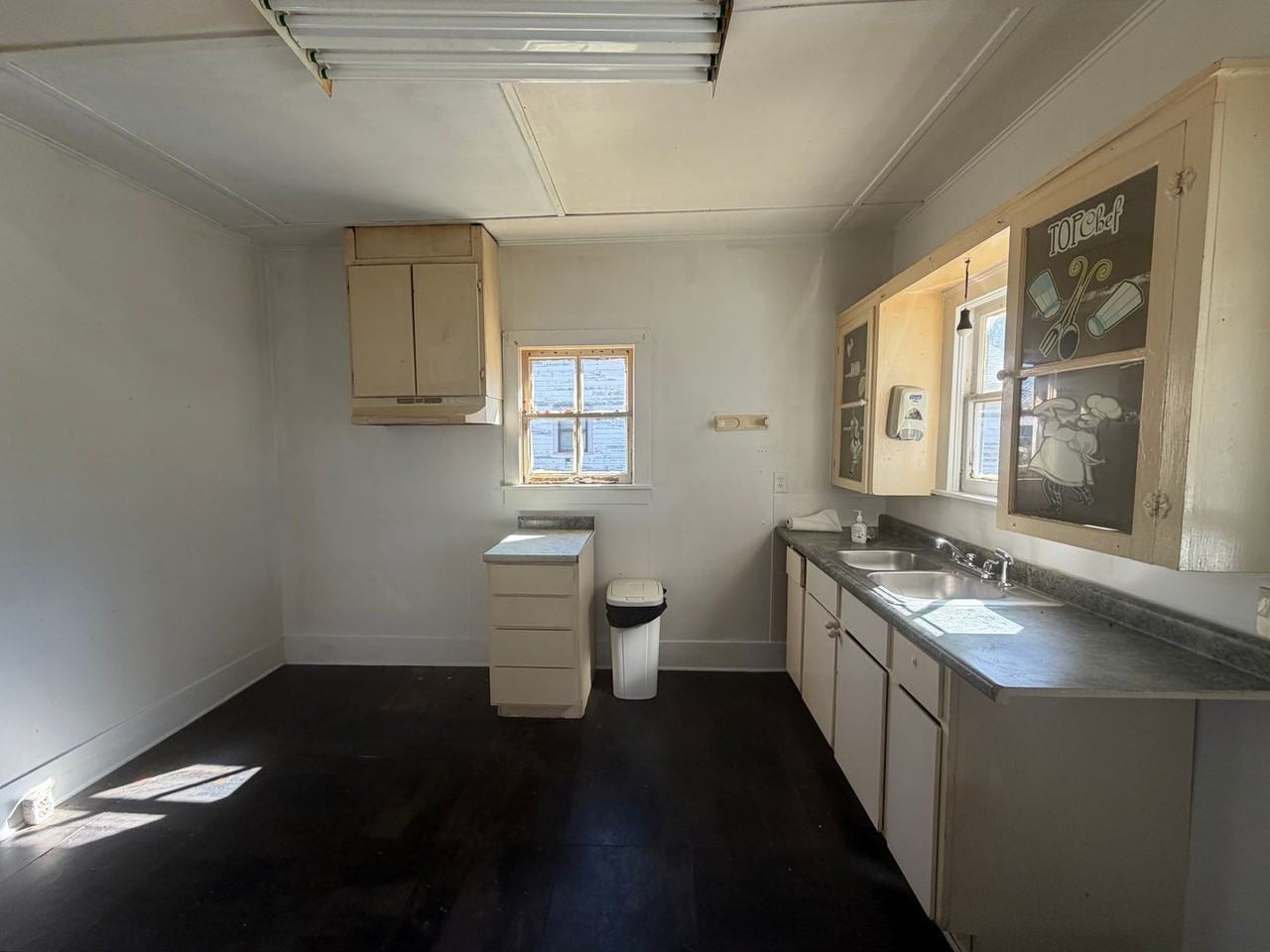 312 Sophie St - Photo 2 of 6