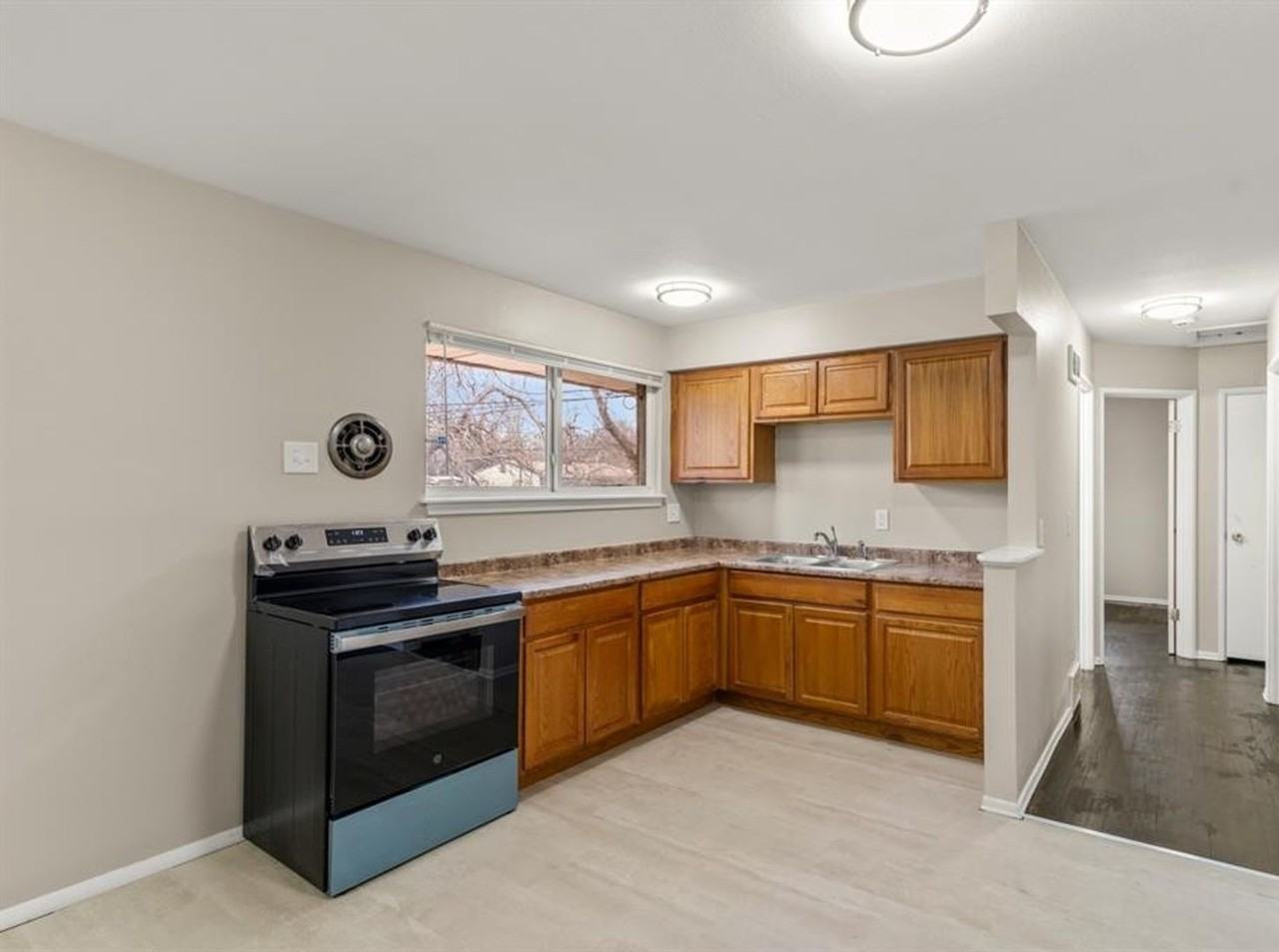 1223 Reale Ave - Photo 6 of 21