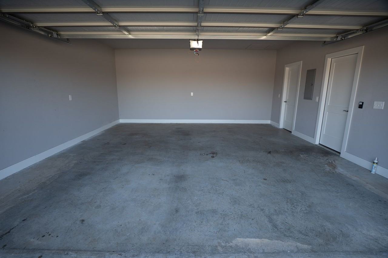 1703 Booker Cir - Photo 2 of 21