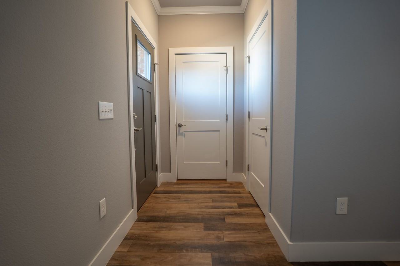 1703 Booker Cir - Photo 3 of 21