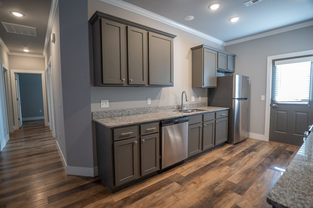 1703 Booker Cir - Photo 7 of 21