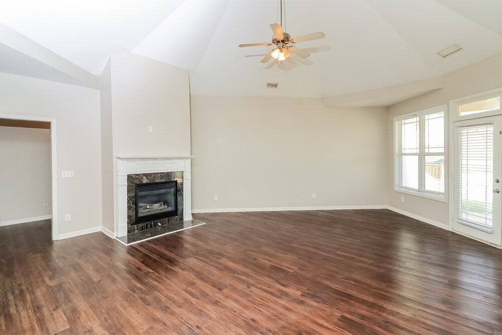 2982 Dungeness Dr - Photo 5 of 16