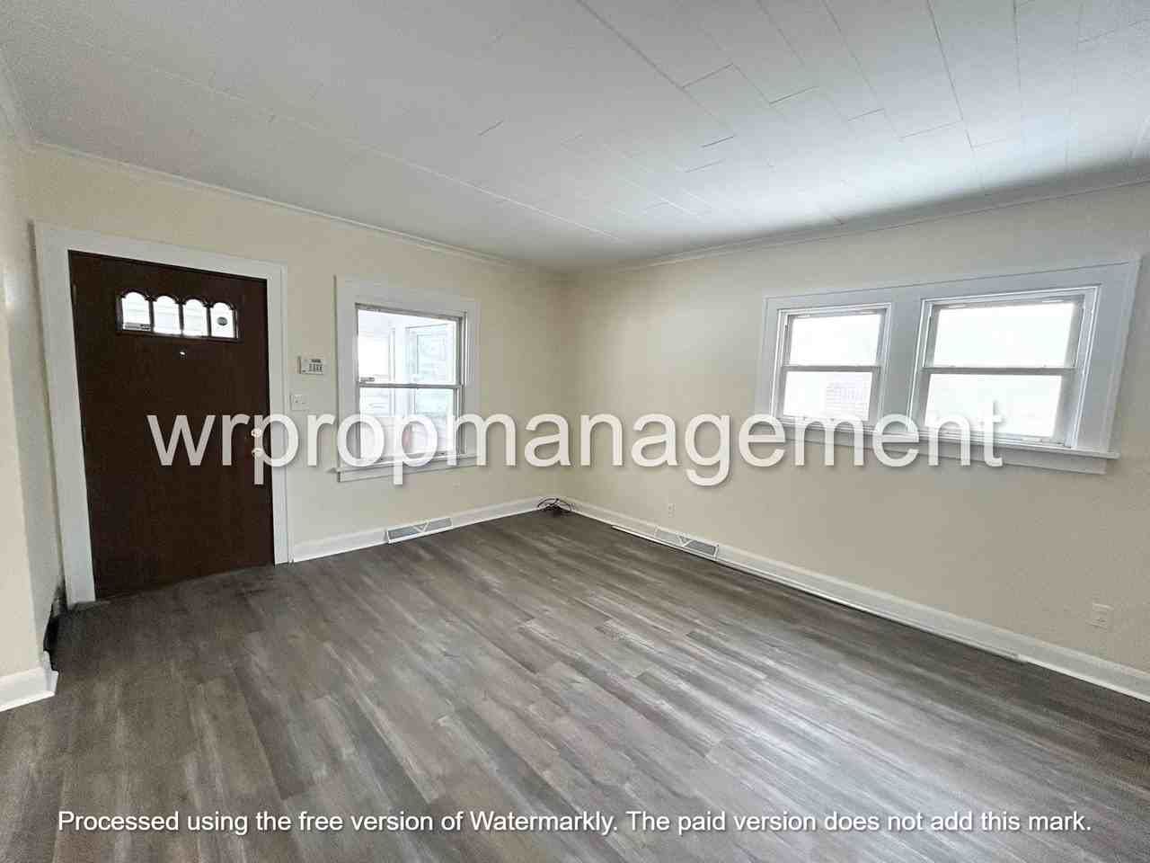 3827 Sherbrooke Rd - Photo 2 of 10