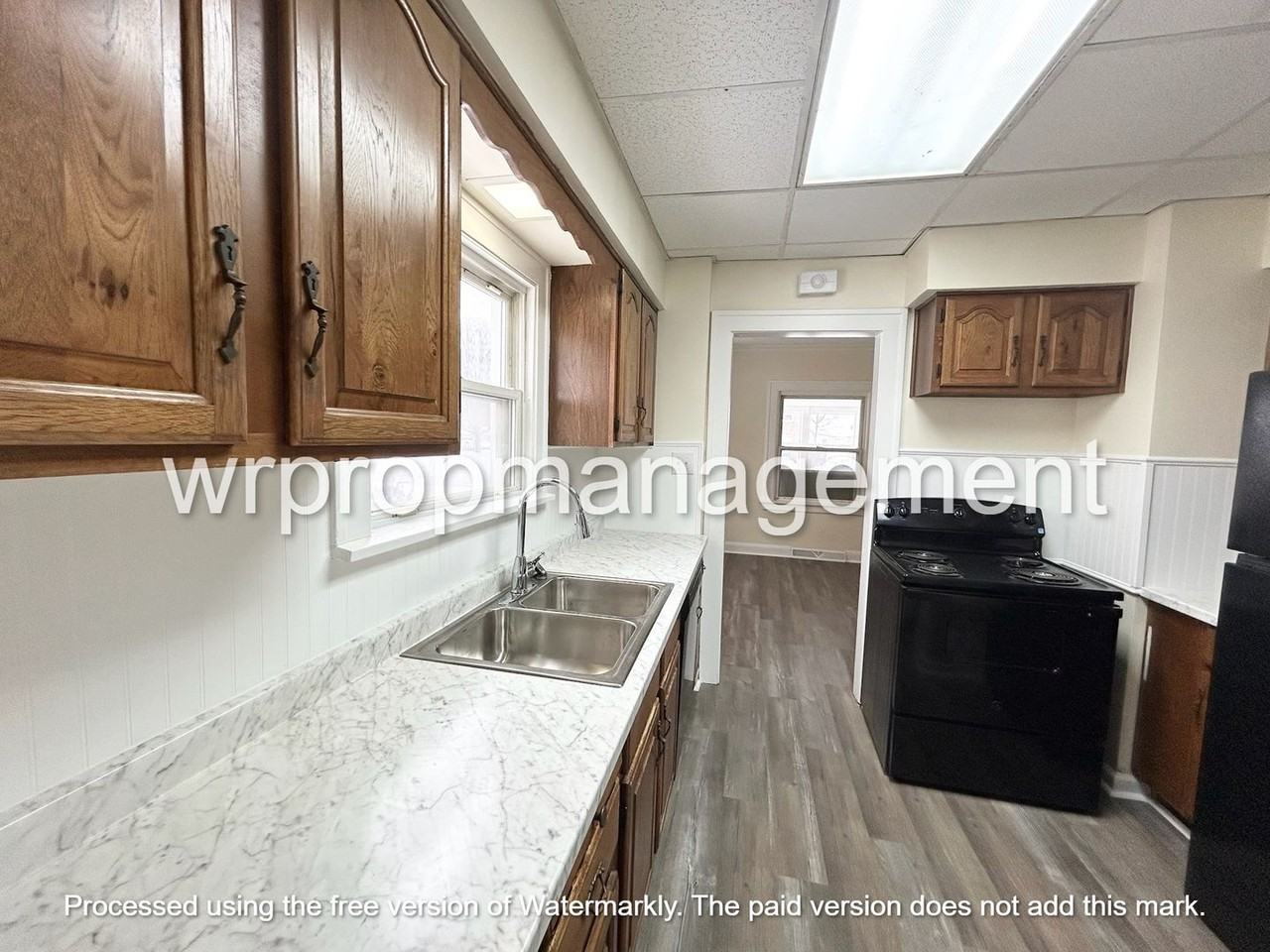 3827 Sherbrooke Rd - Photo 3 of 10