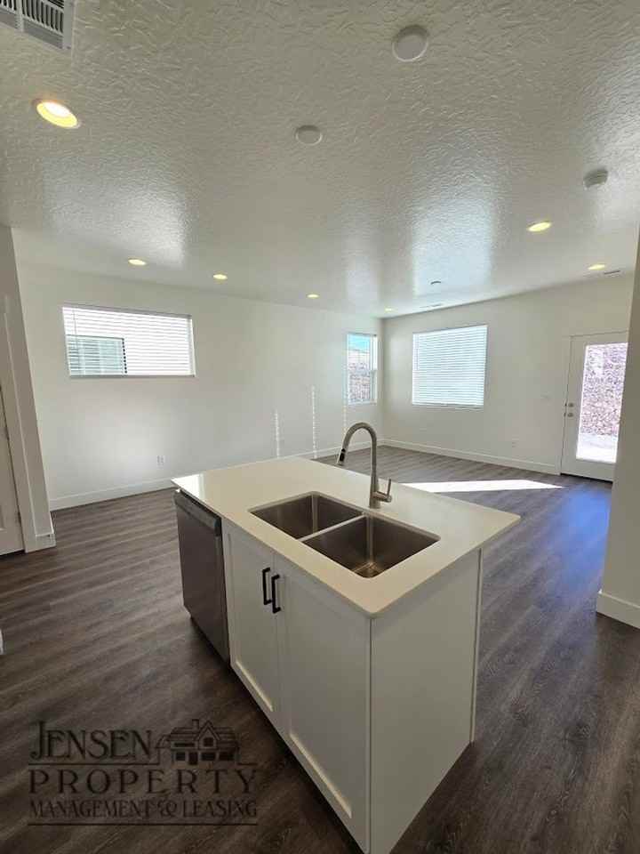 6203 S Tracer Ct N - Photo 7 of 29