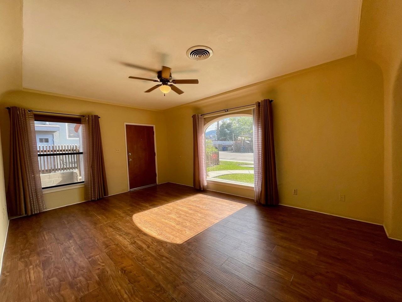 9956 San Juan St - Photo 4 of 15