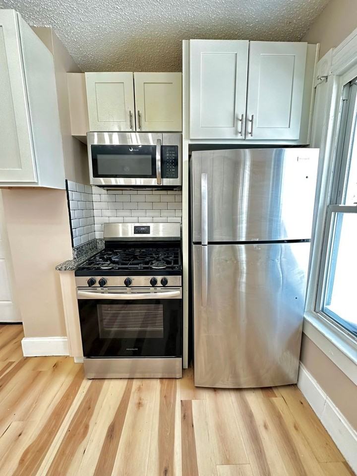 184 King St - Photo 3 of 20