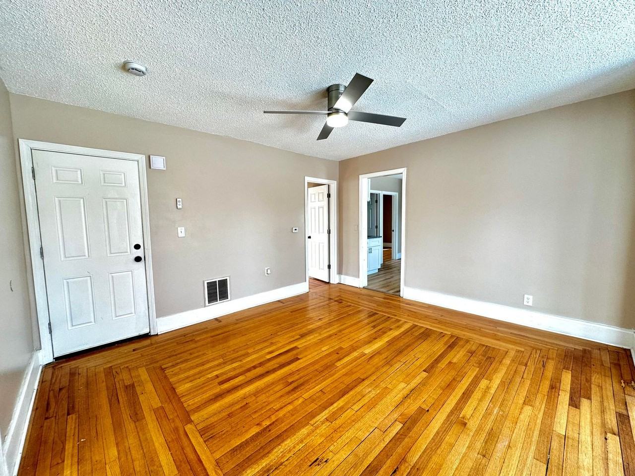 184 King St - Photo 7 of 20