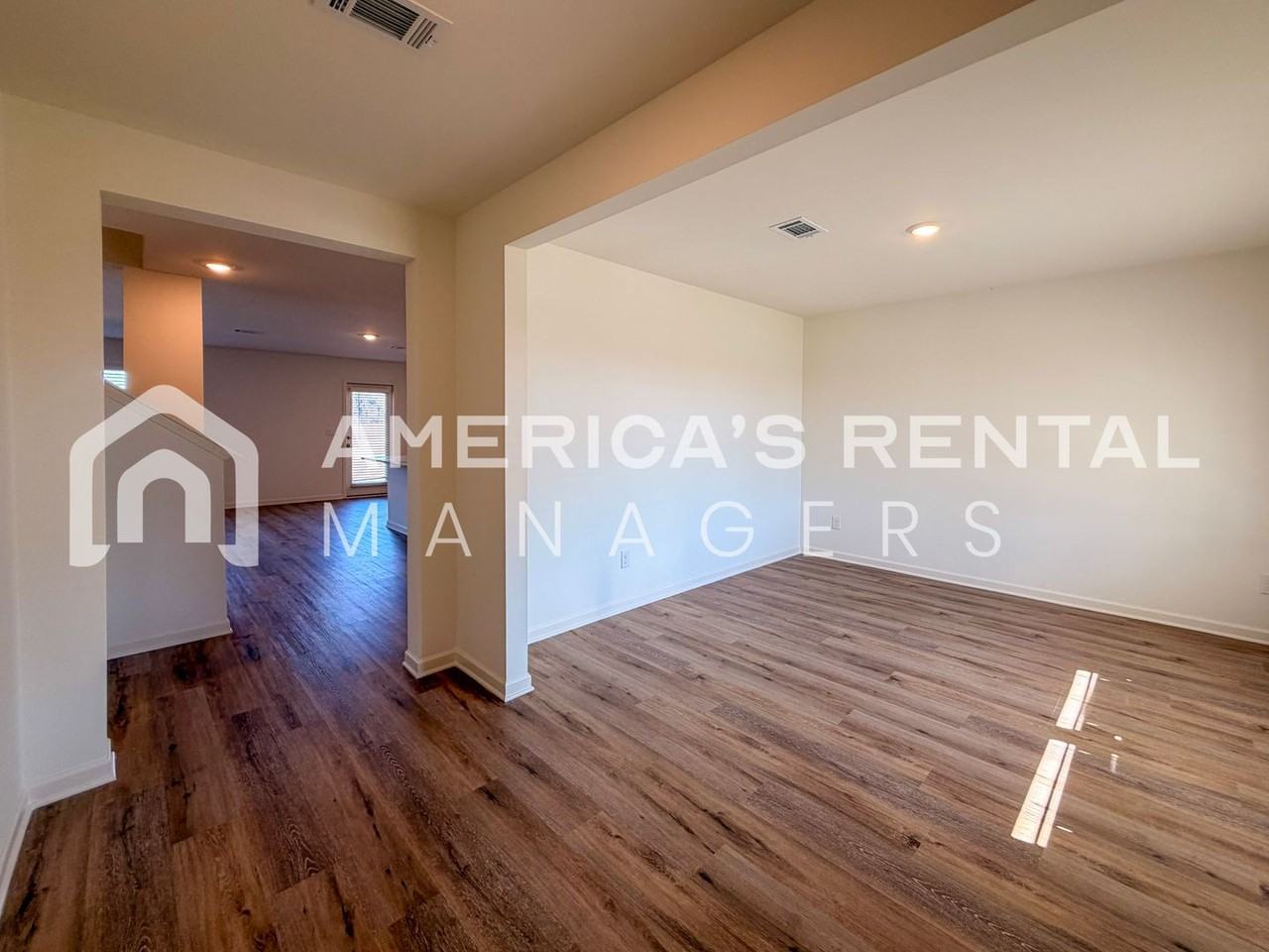 11629 11629 McCord Ln - Photo 7 of 50