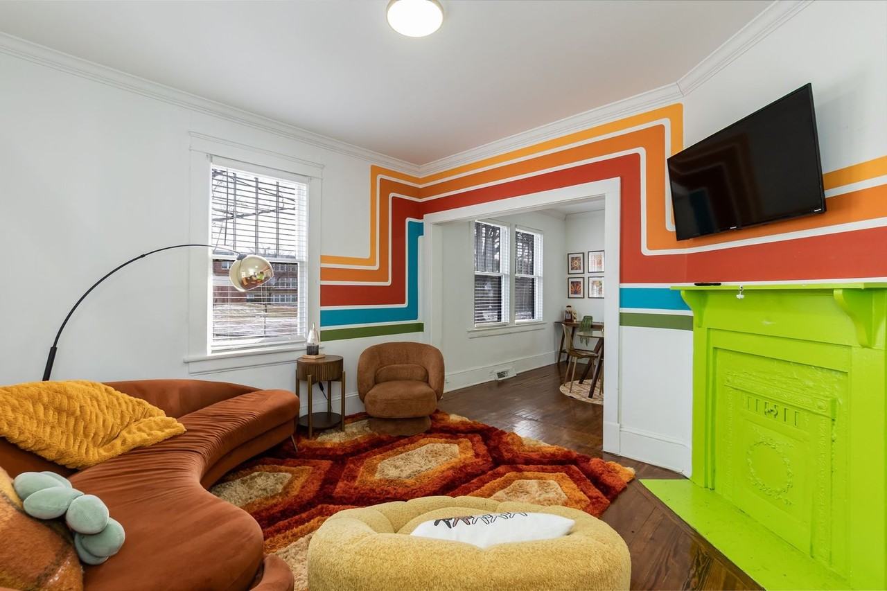 514 E Umstead St - Photo 3 of 20